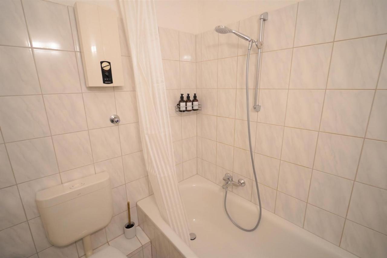 Dein Flughafen Messe Appartment Nahe Duesseldorf 1 Duisburg Eksteriør bilde
